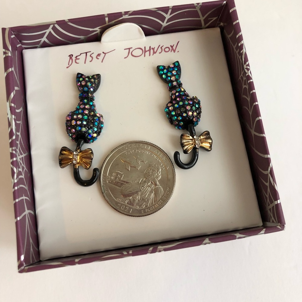 Betsey Johnson Earrings - Picture 5 of 7